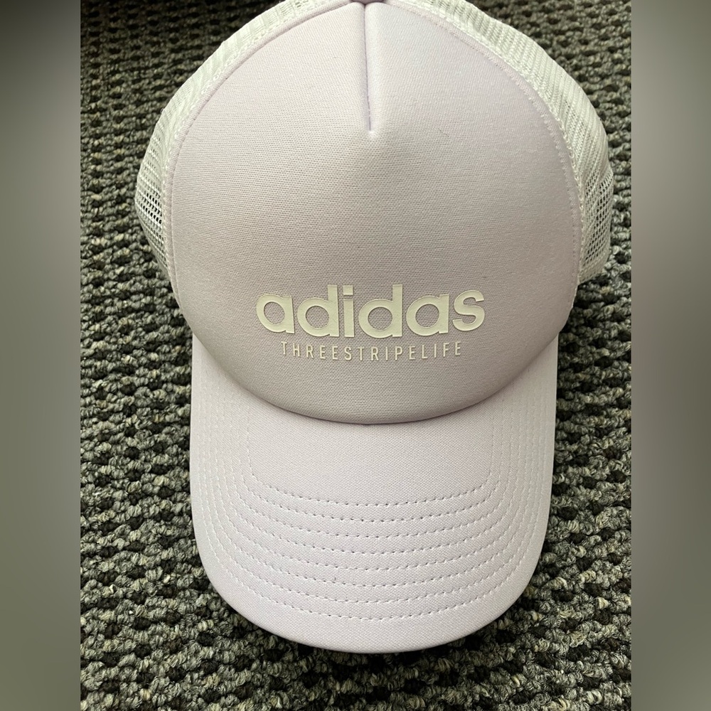 💗🍃 Adidas Trucker Hat Lavender and White